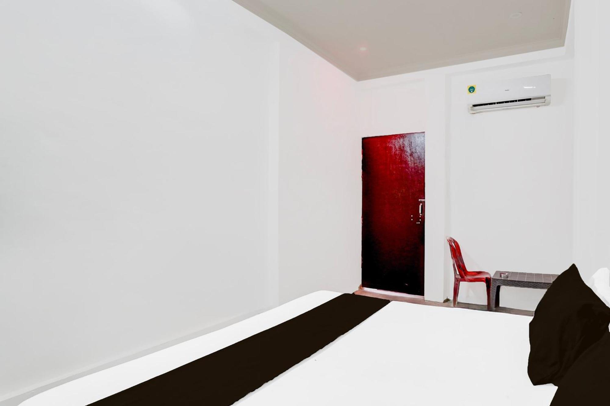 Hotel O Nishad Palace Lucknow